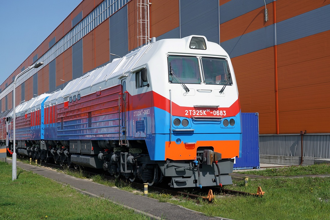 2TE25KM mainline locomotives